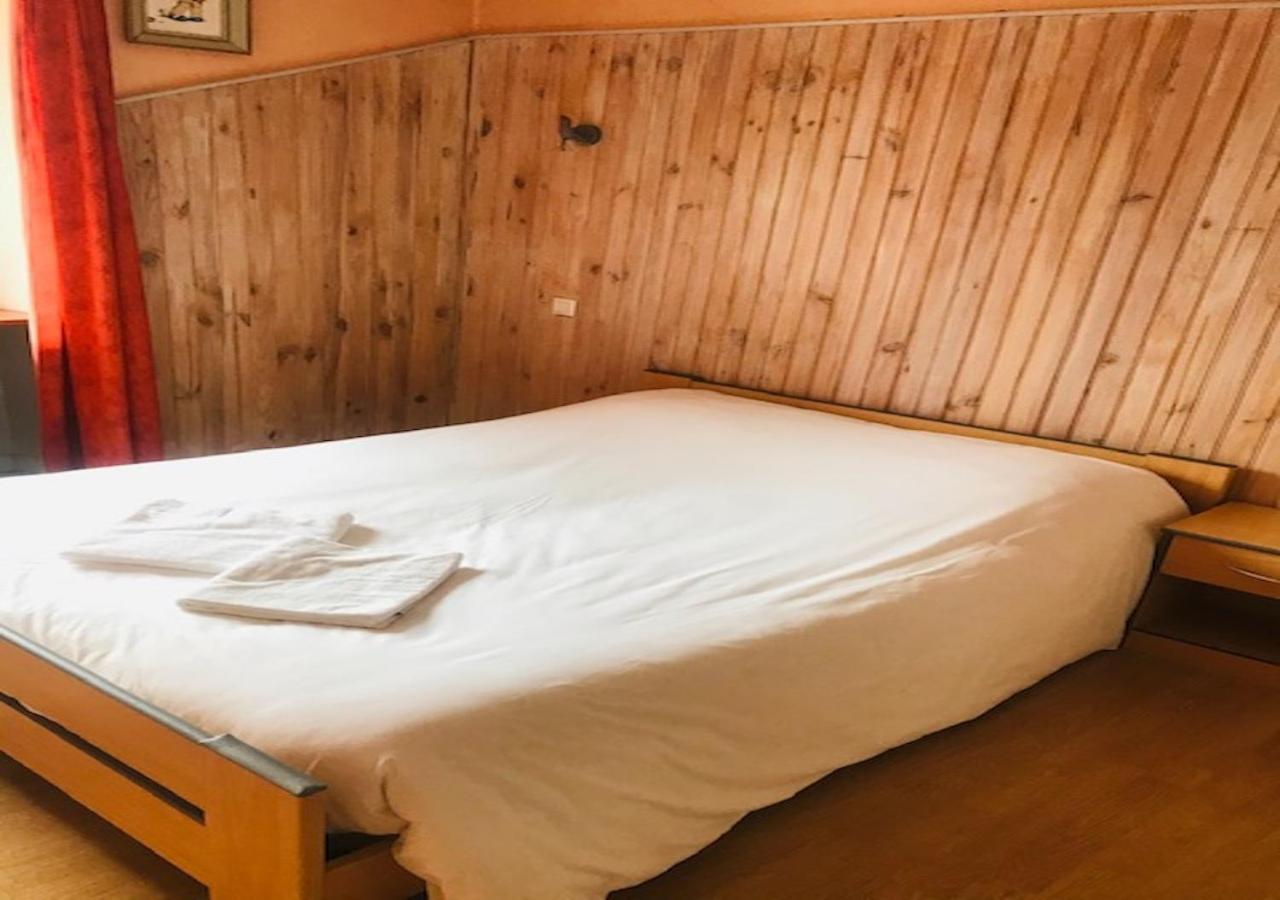 Hotel Des Cevennes Mezilhac Екстериор снимка